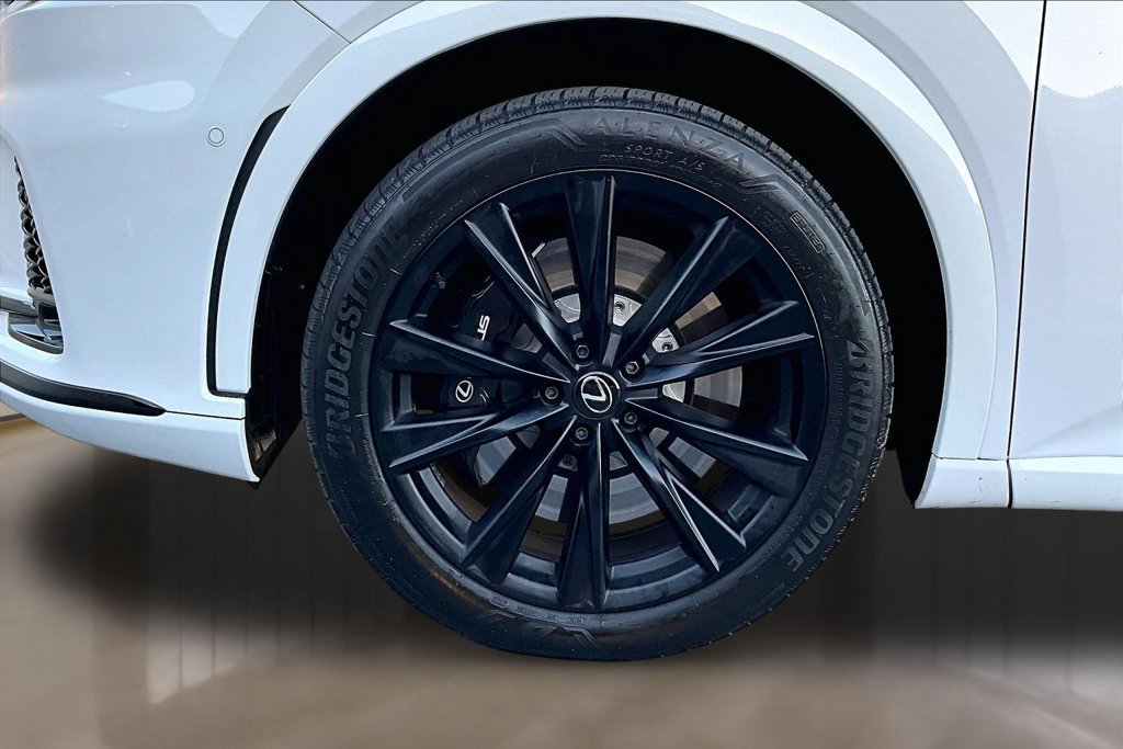 Used 2023 Ultra White Lexus 500h F SPORT Performance image 32