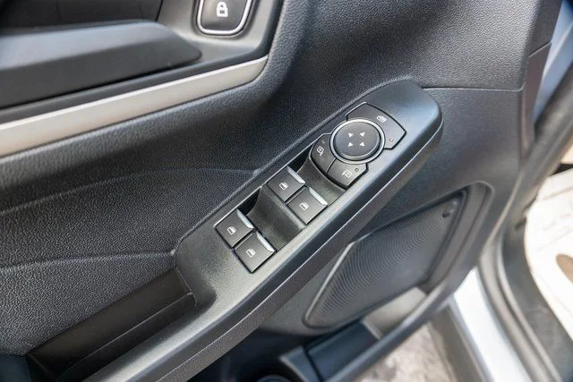 Used 2022 Blue Ford SE image 16