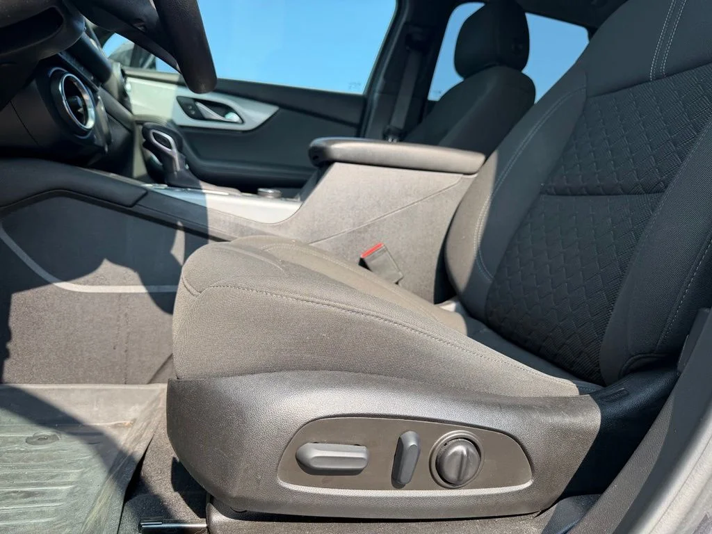 Used 2022 Gray Chevrolet LT image 25