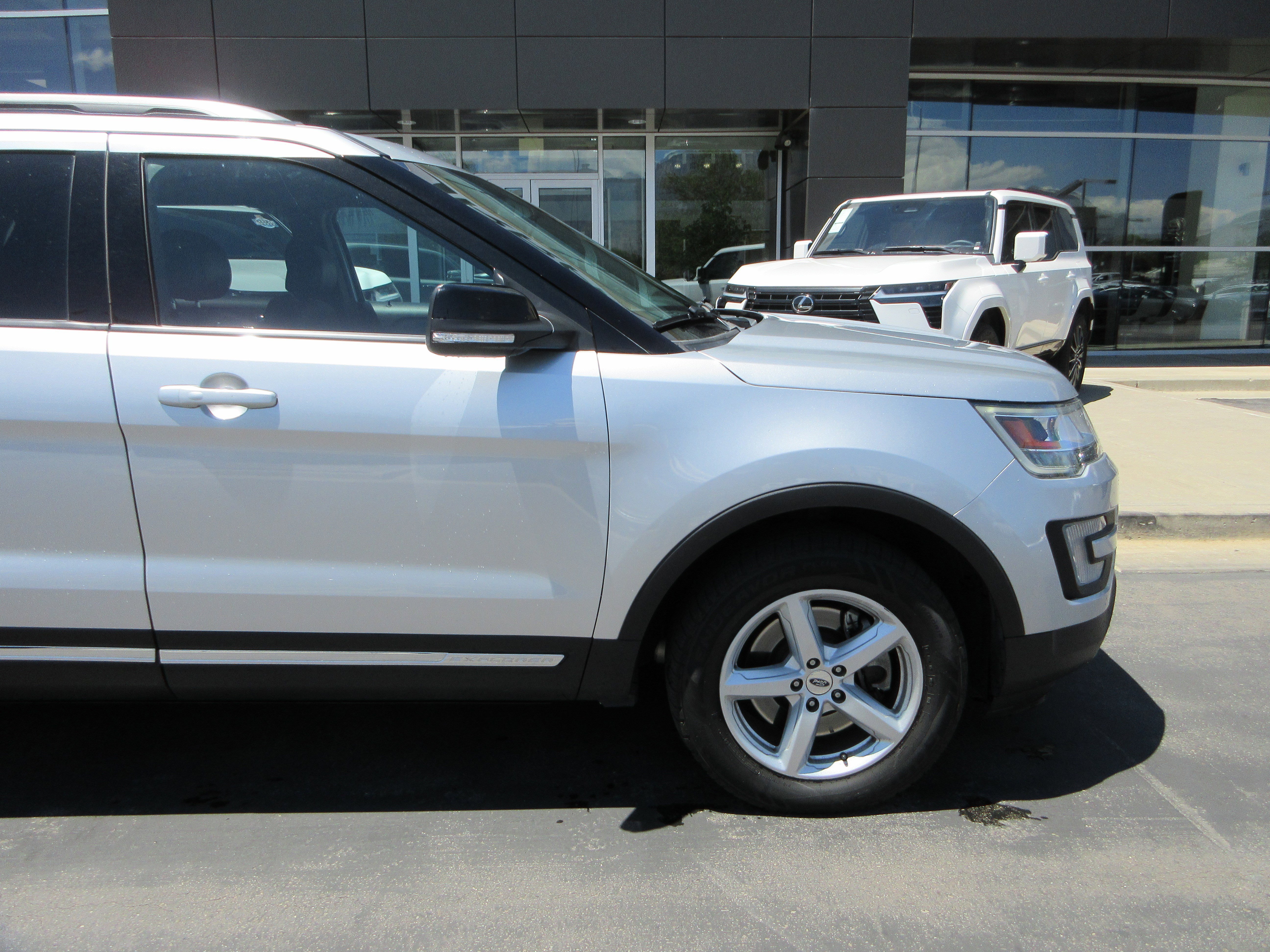 Used 2017 Ingot Silver Metallic Ford XLT image 13