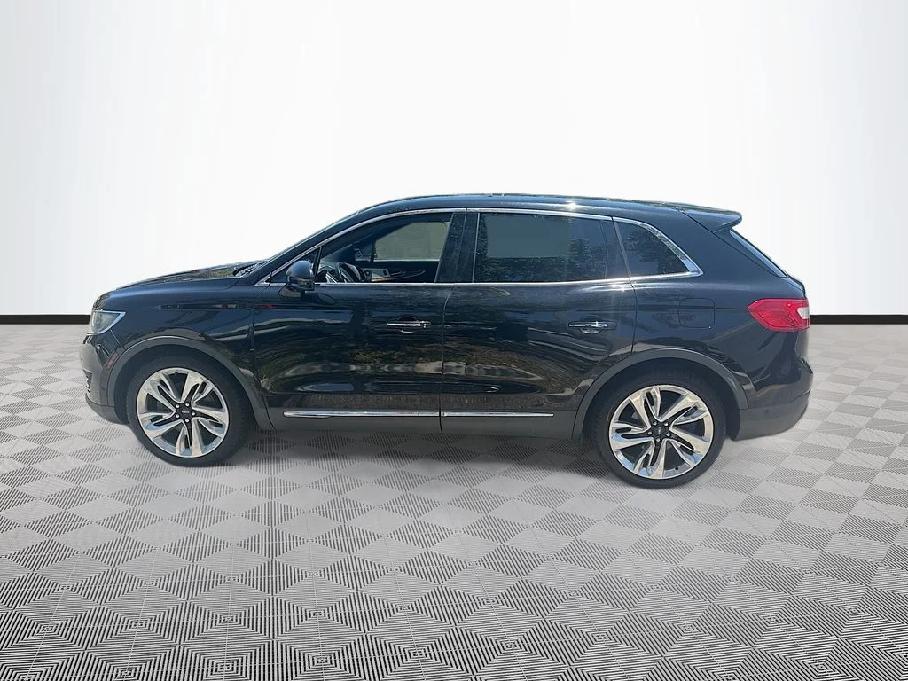 Used 2018 Black Lincoln Reserve image 9