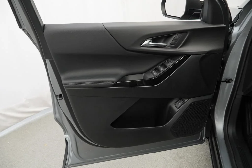 New 2027 Sterling Gray Metallic Chevrolet AWD LT image 20