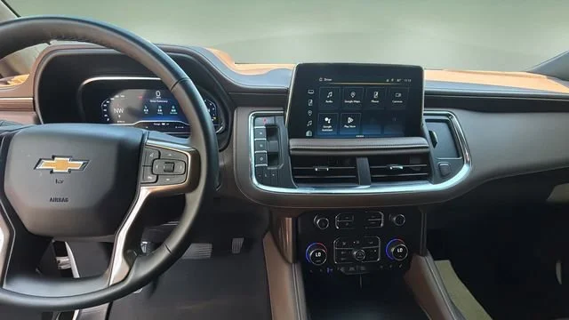 Used 2024 Iridescent Pearl Tricoat Chevrolet High Country image 11