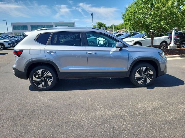 2025 Volkswagen Taos SE - Photo 6