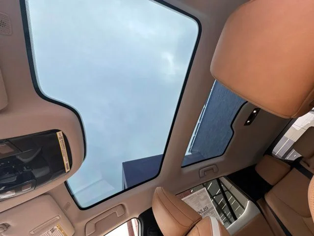 New 2026 Iridium Lexus 450e Premium image 34