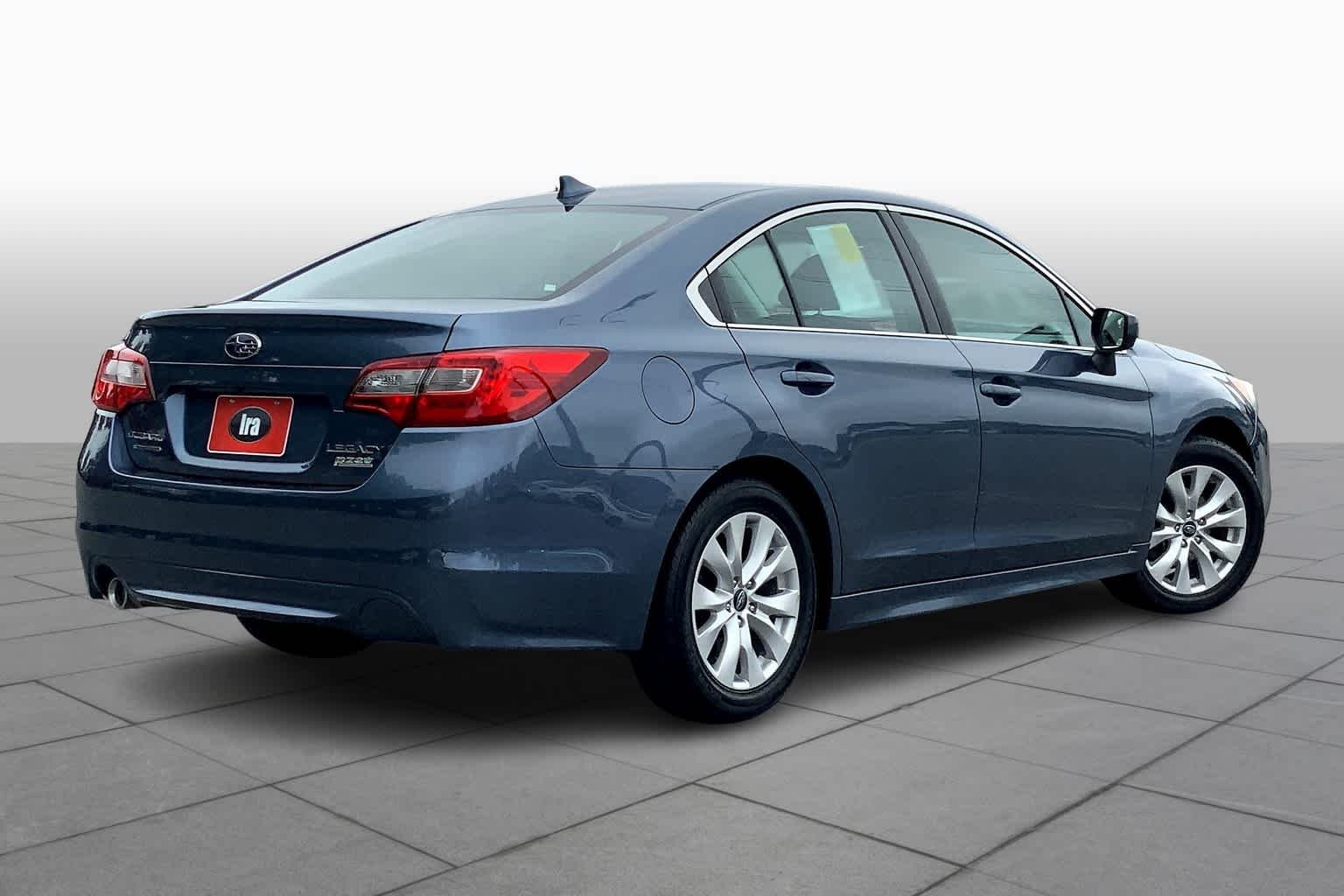 Used 2017 Twilight Blue Metallic Subaru Premium image 13