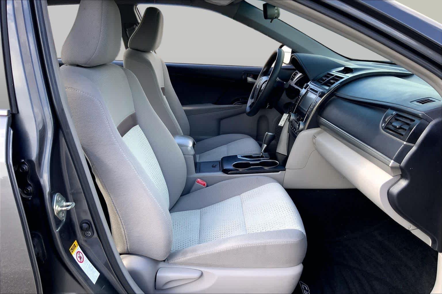 Used 2014 Magnetic Gray Metallic Toyota LE image 9