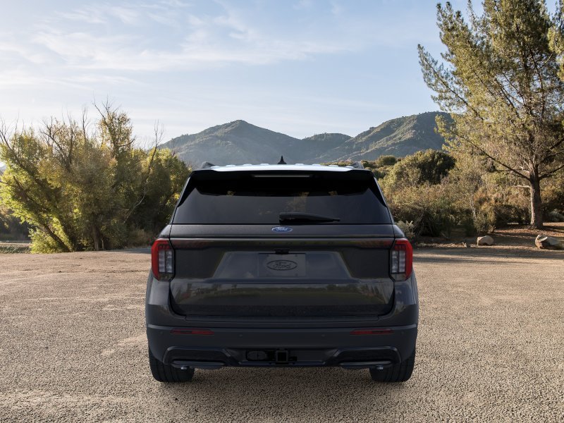 New 2026 Agate Black Metallic Ford ST-Line image 5
