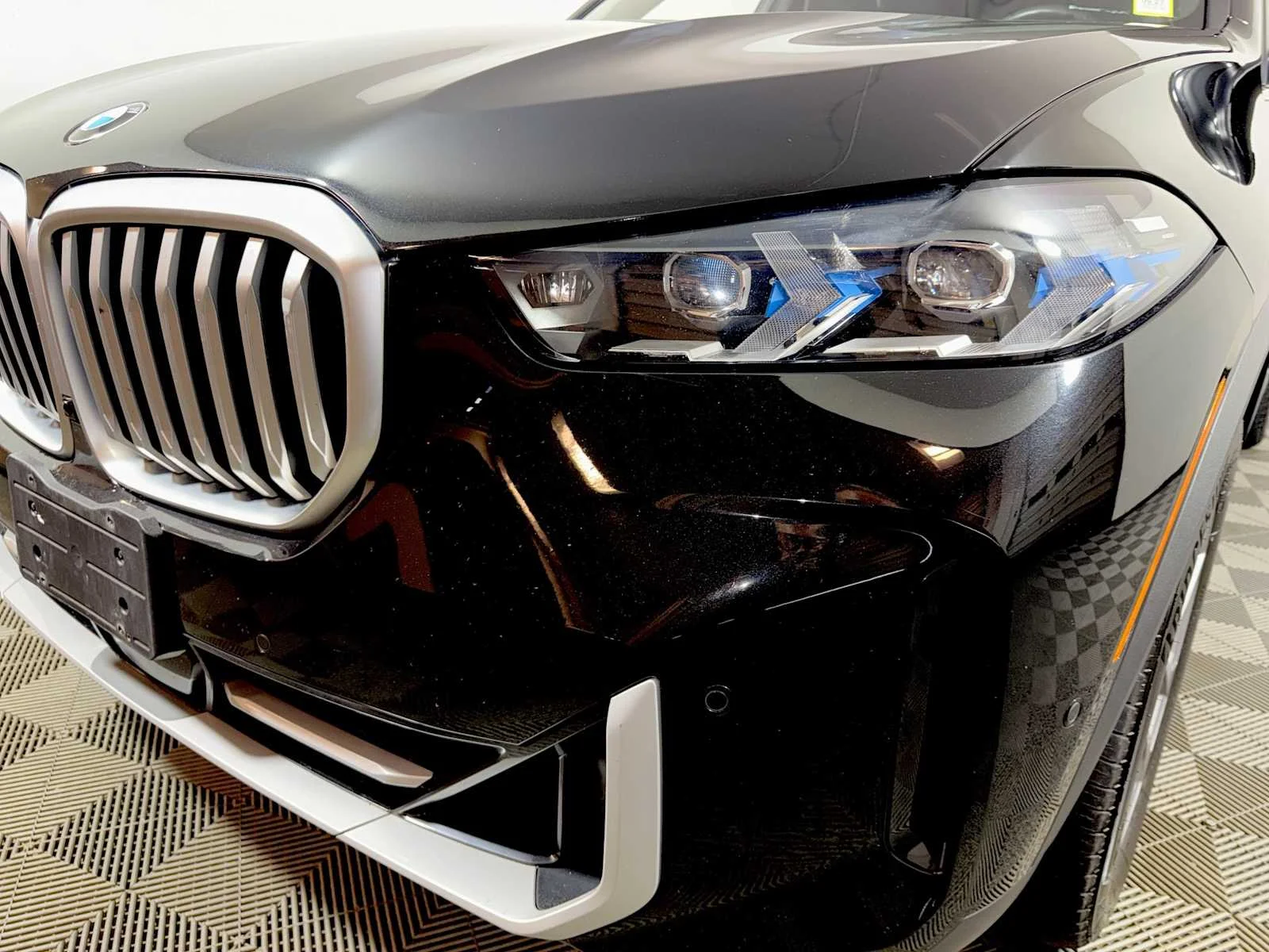 Certified Used 2024 Black Sapphire Metallic BMW xDrive40i image 26