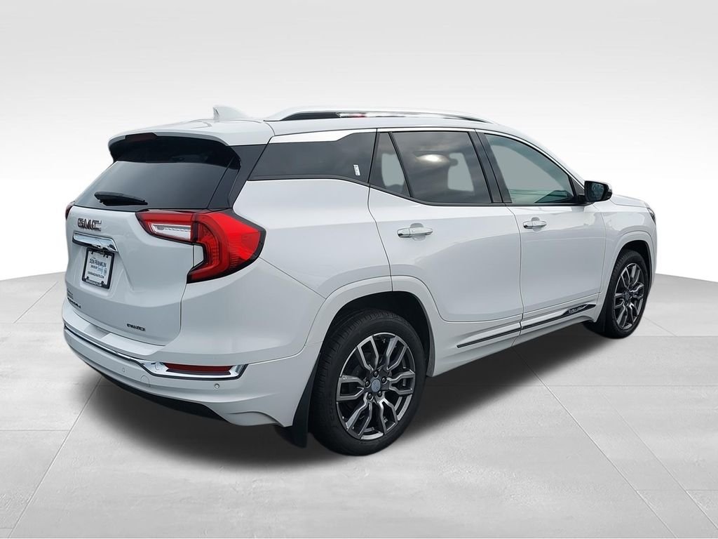 Used 2022 White GMC Denali image 8
