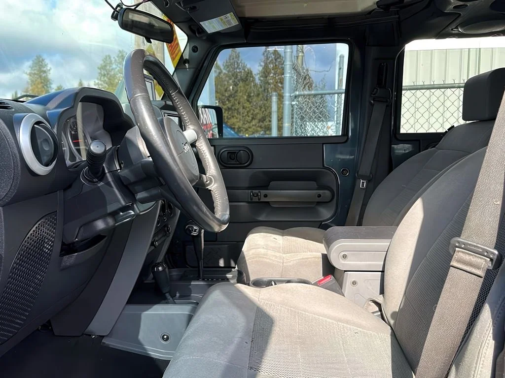 Used 2008 Black Jeep Unlimited Sahara image 18
