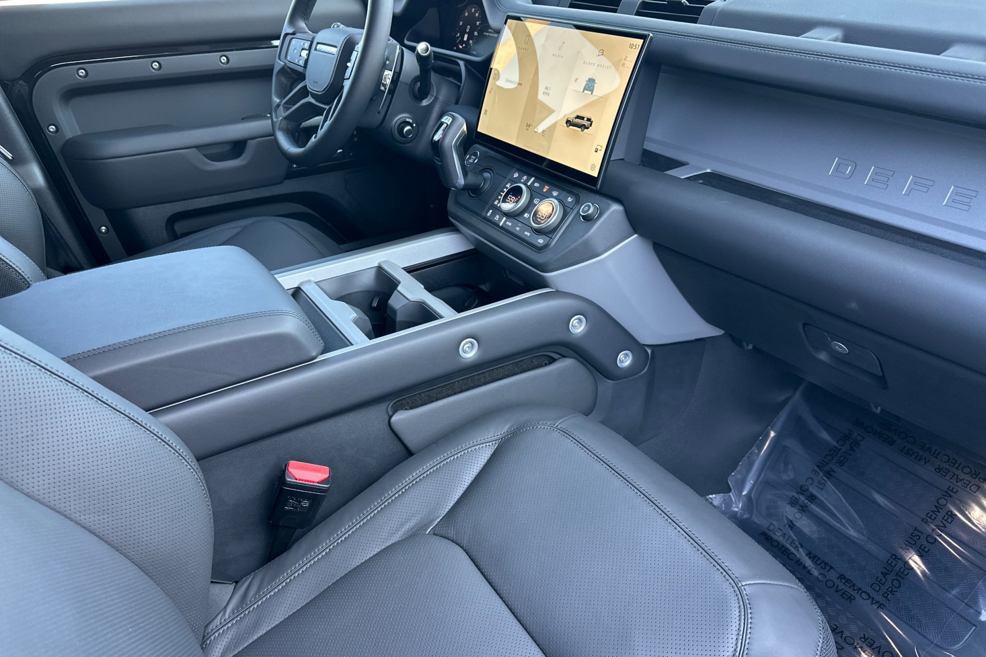 2026 Land Rover Defender V8 - Photo 18