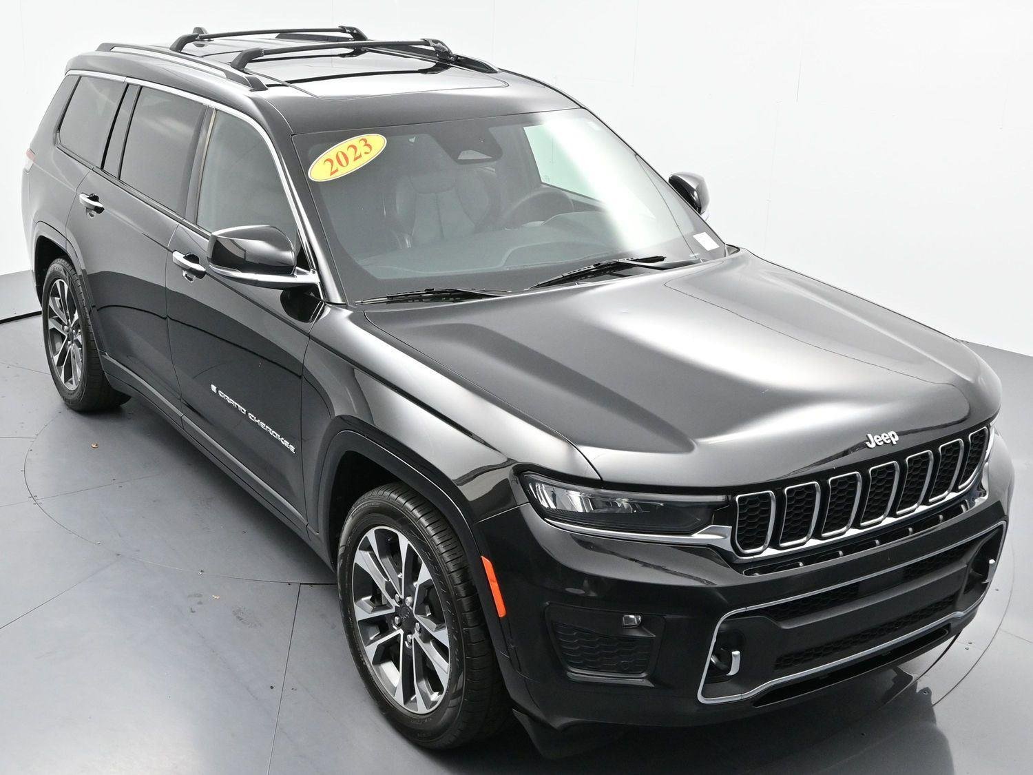 Used 2023 Diamond Black Crystal Pearlcoat Jeep Overland image 47