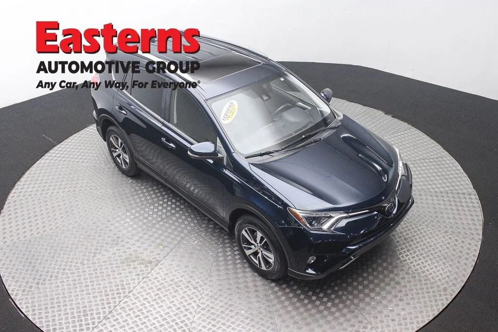 Used 2017 Blue Toyota XLE image 3