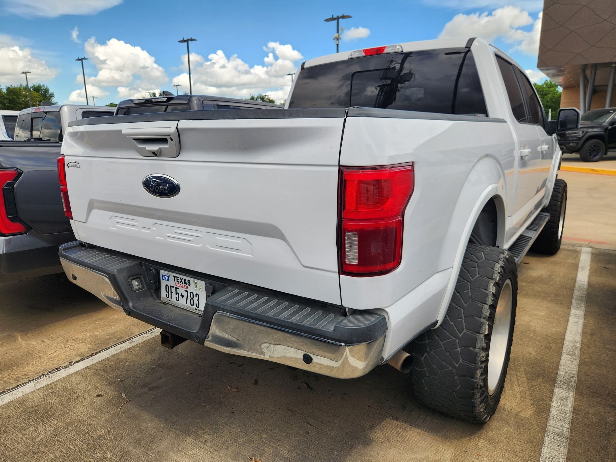 Used 2020 Oxford White Ford LARIAT image 5
