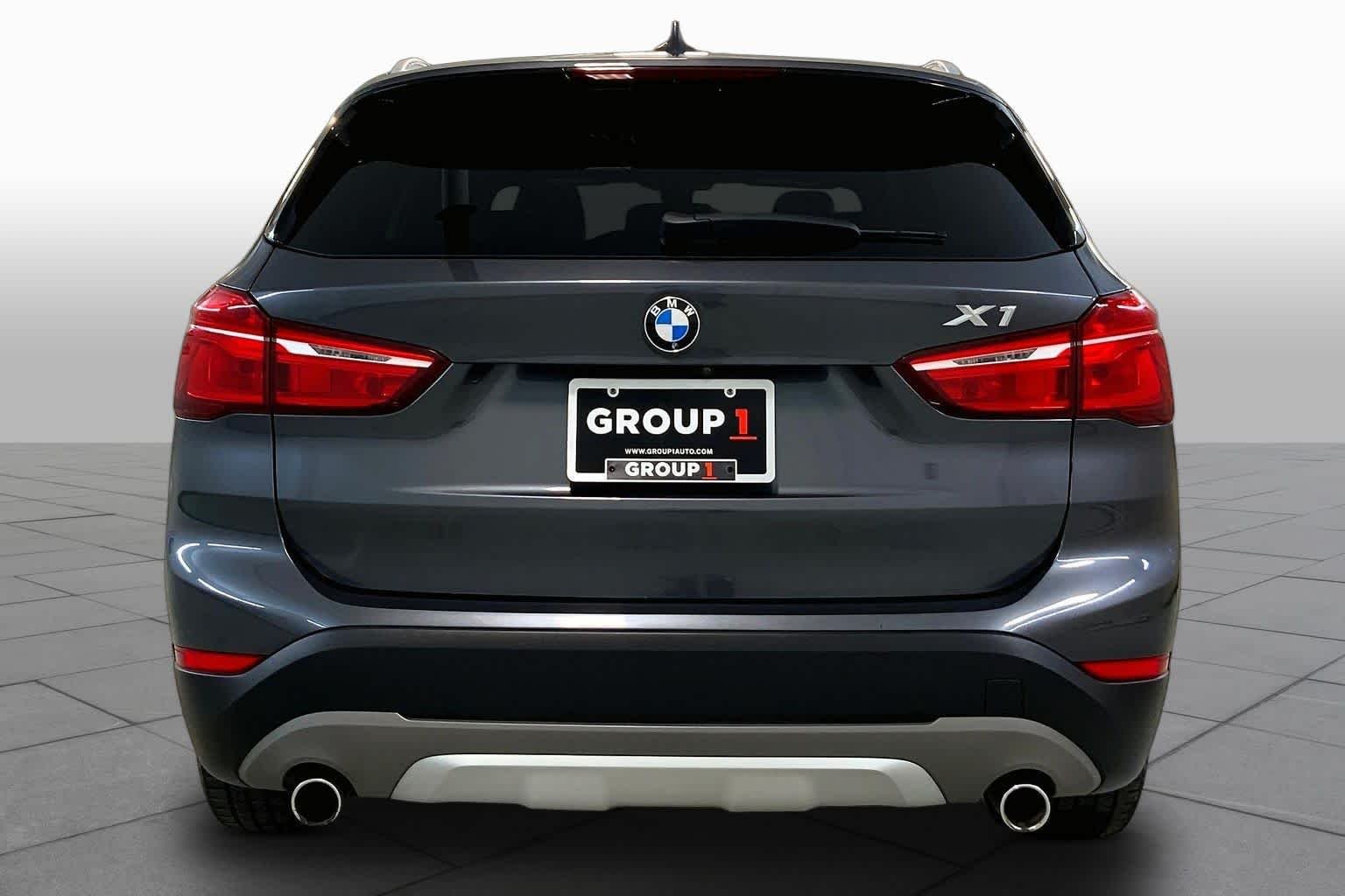 Used 2018 Mineral Gray Metallic BMW xDrive28i image 4