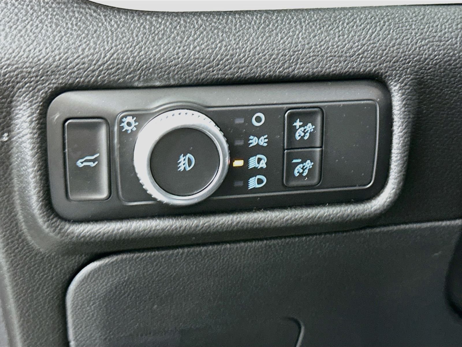 Used 2022 Silver Metallic Ford XLT image 9
