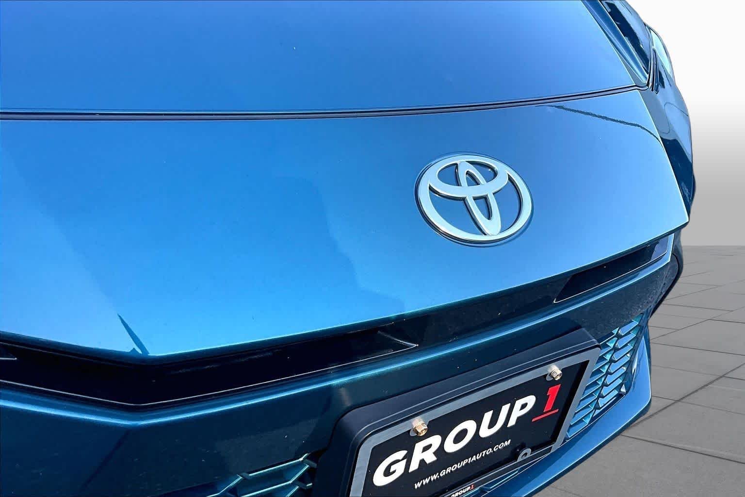 Used 2025 Ocean Gem Toyota XSE image 29