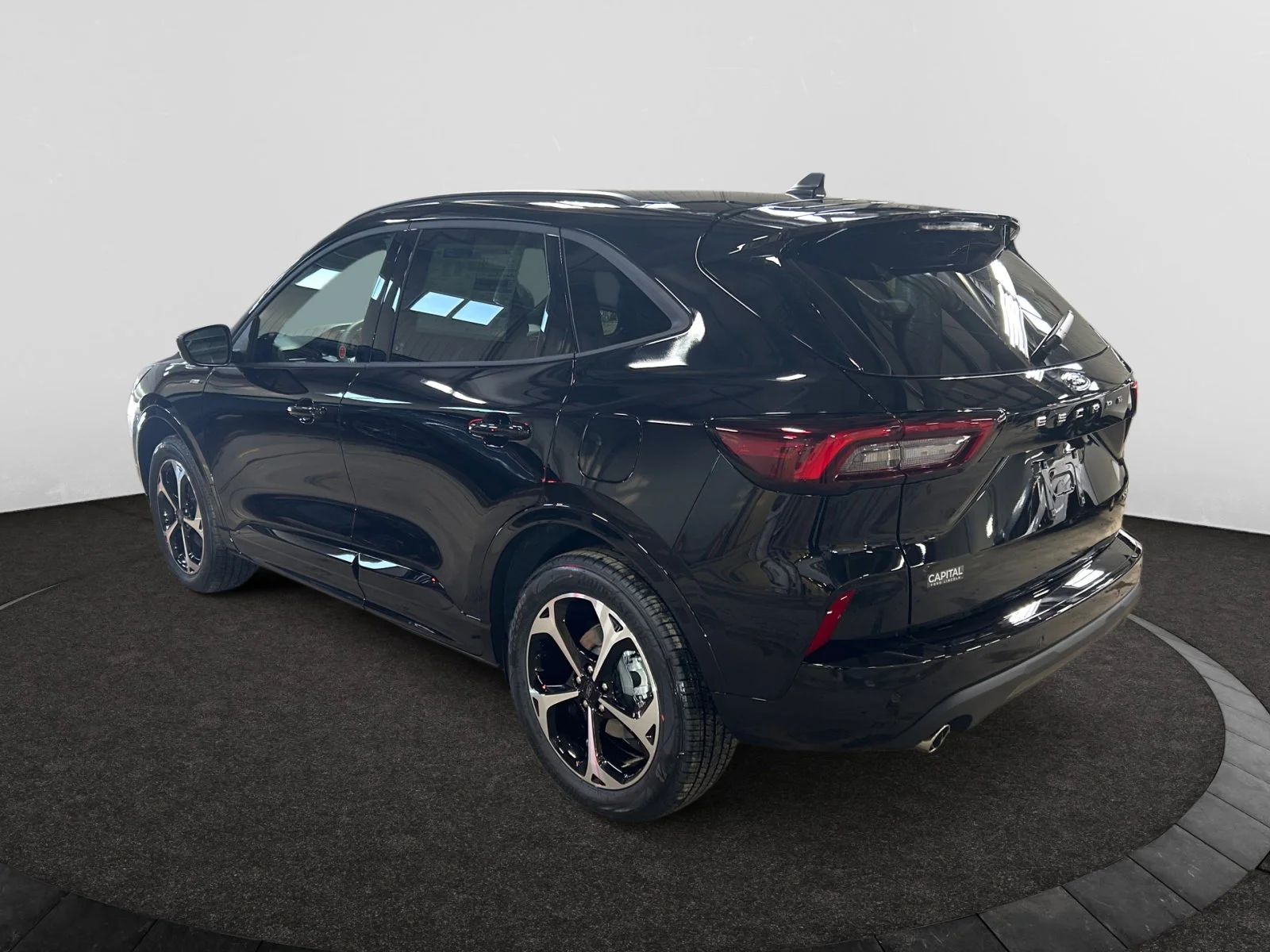 New 2026 Agate Black Metallic Ford ST-Line Elite image 3