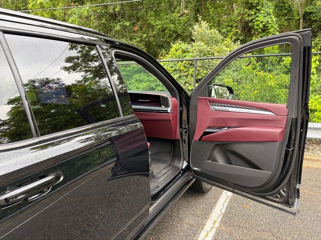 Used 2025 Black Cadillac Sport image 17