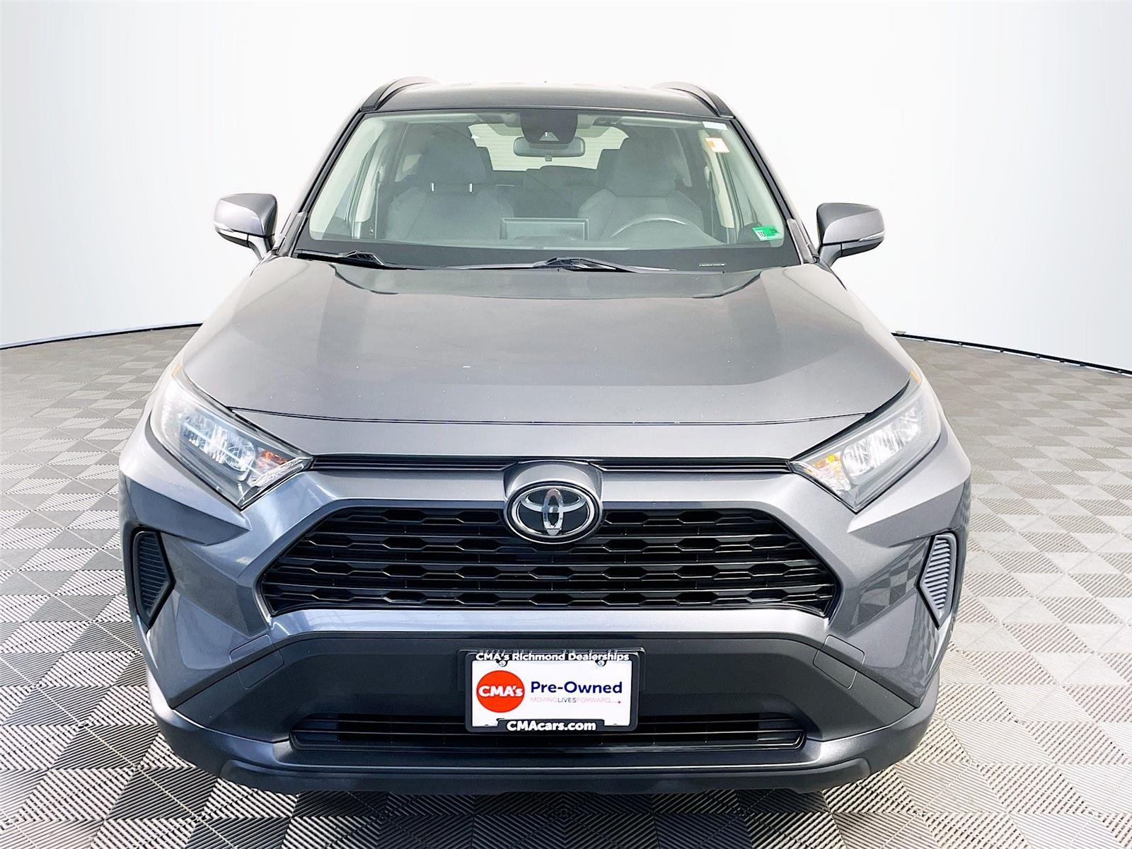 Used 2019 Toyota RAV4 LE with VIN JTMG1RFV3KJ009968 for sale in South Chesterfield, VA