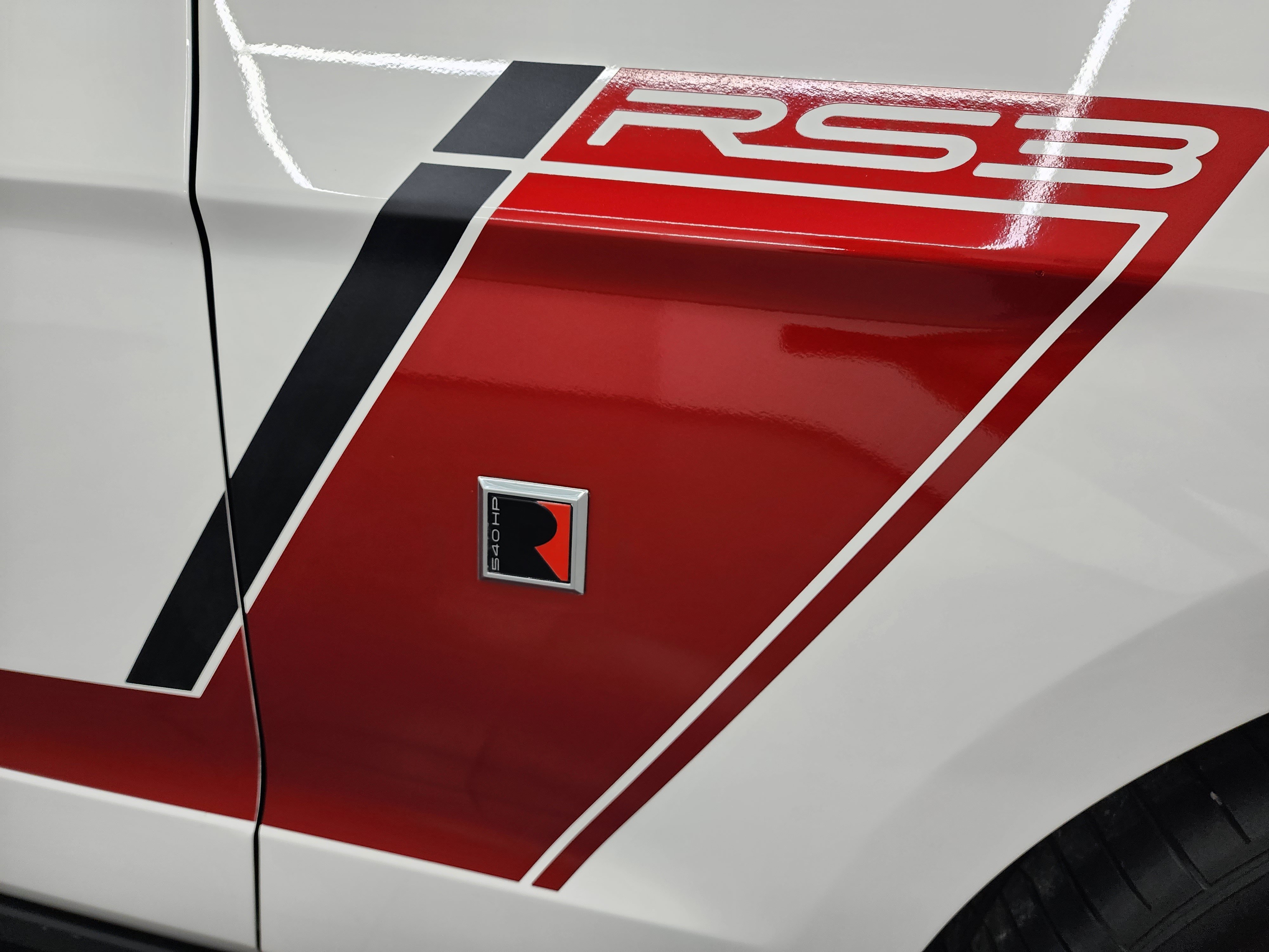 Used 2012 Performance White Ford GT Premium: GT PREMIUM-ROUSH STAGE 3-SUPERCHARGED-6 SPEED STICK-20 WHEELS-HID LIGHTS image 29