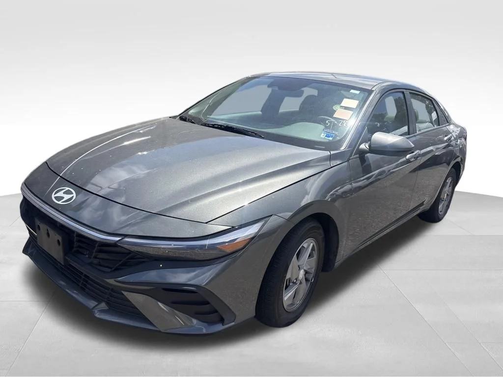 Used 2025 Gray Hyundai SE image 3