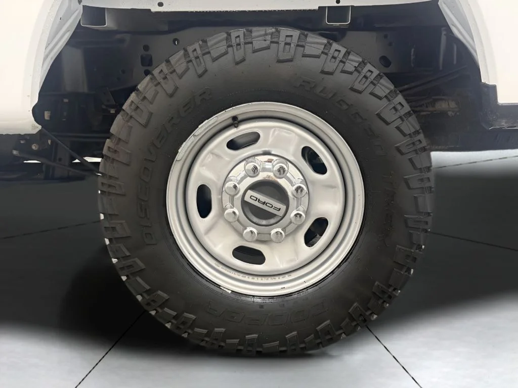 Used 2021 White Ford XL image 22