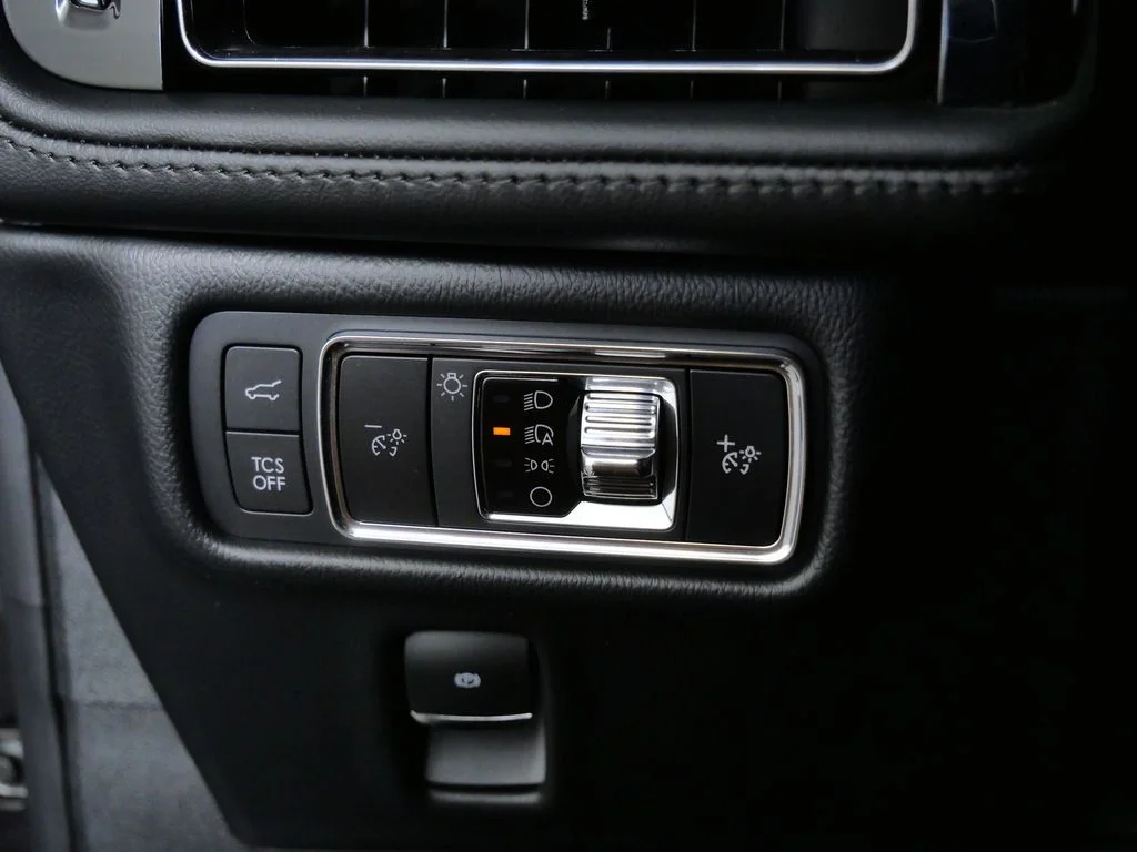 Certified Used 2022 Black Lincoln Reserve image 36