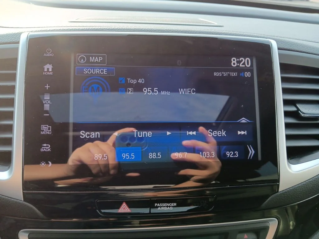 Used 2017 White Diamond Pearl Honda Touring image 21