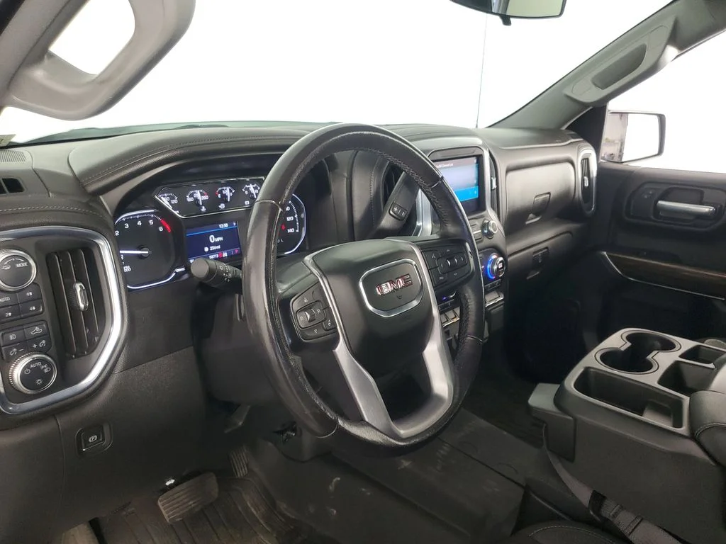 Used 2021 White GMC Elevation image 12