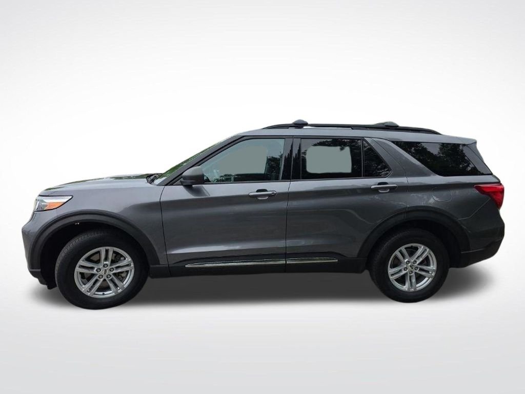 Used 2022 Gray Ford XLT image 2