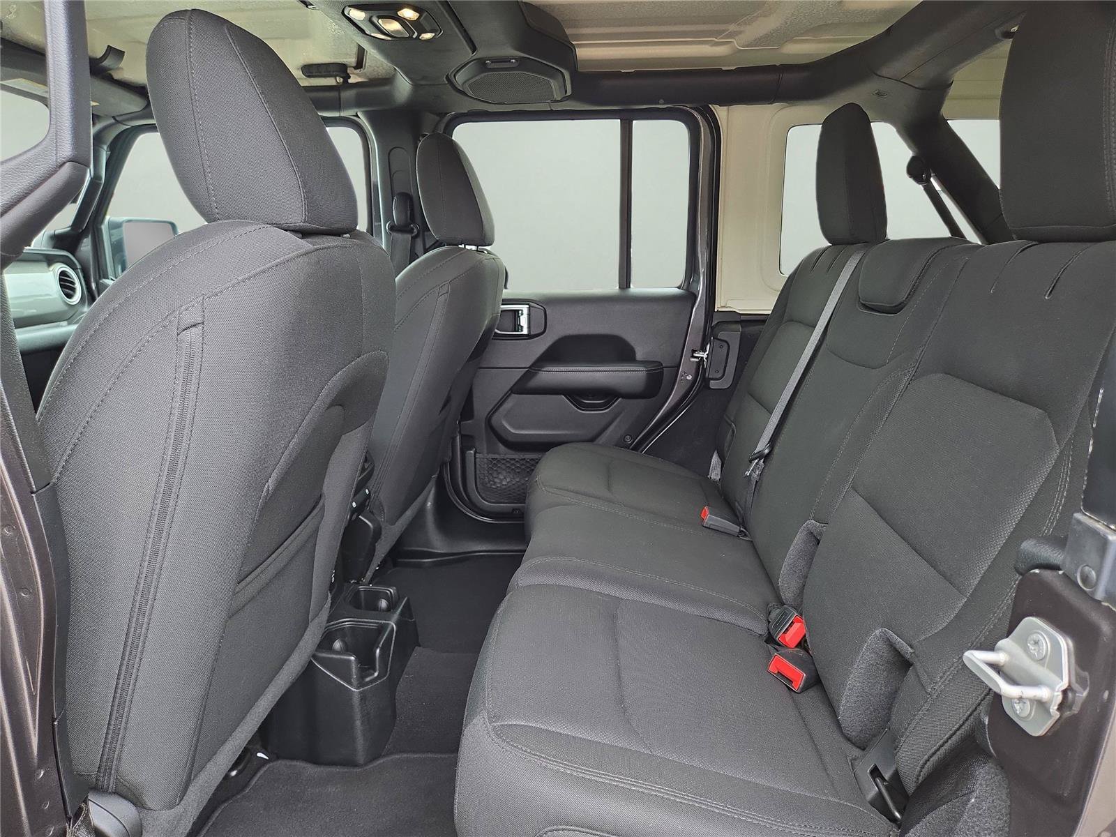 Used 2020 Gray Jeep Sahara image 13