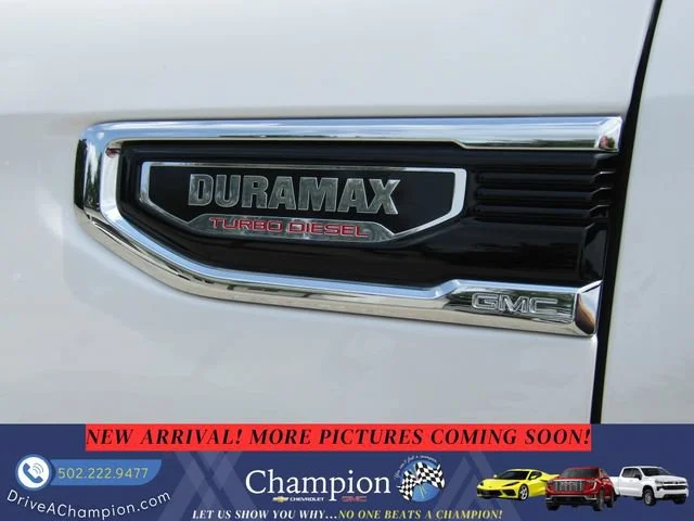 Used 2025 White Frost Tricoat GMC Denali image 12