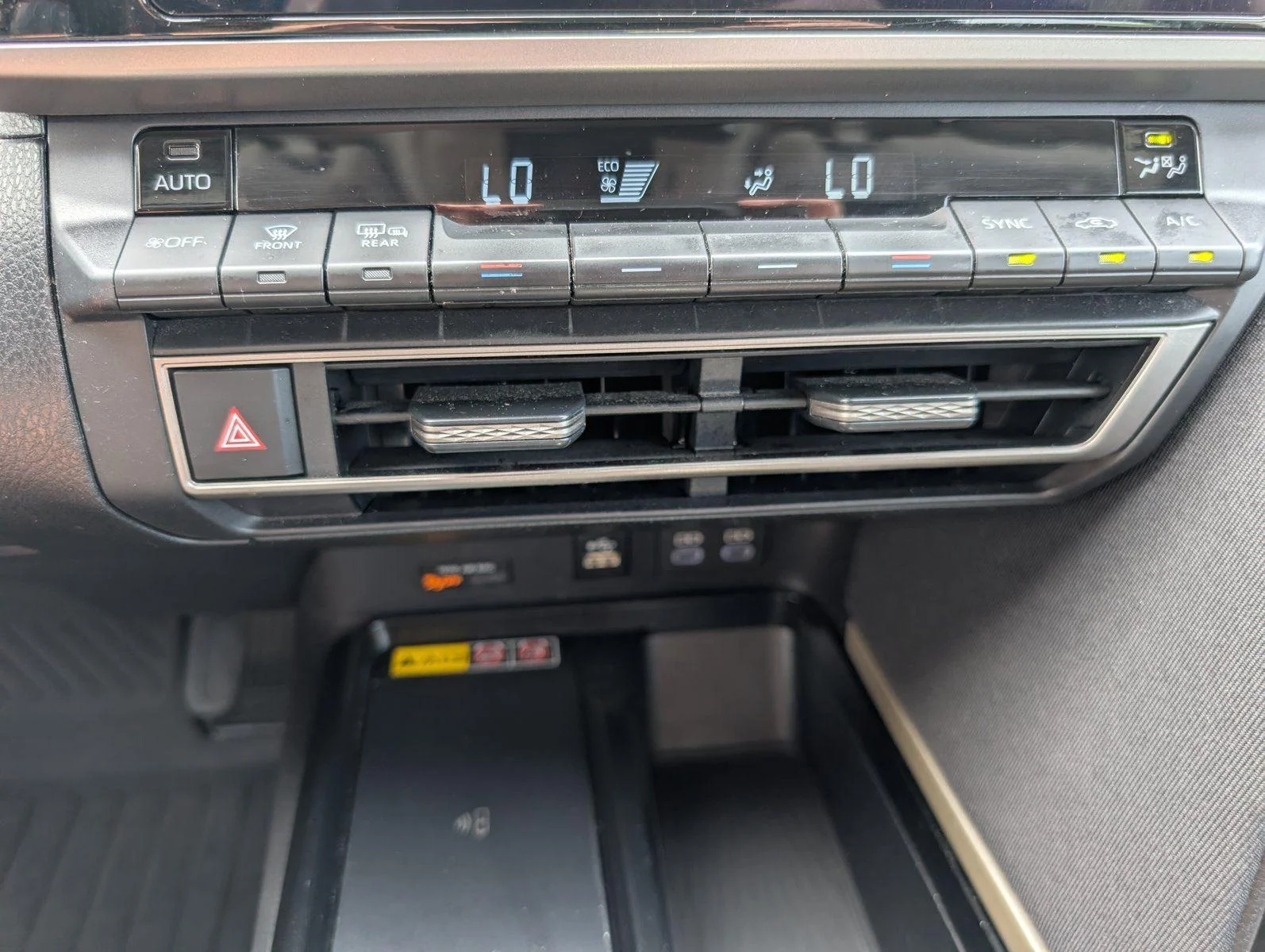 Used 2025 Ice Cap Toyota LE image 16