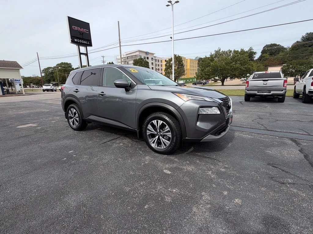 Used 2023 Gray Nissan SV image 14