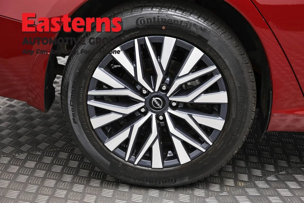 Used 2023 Red Nissan 2.5 SV image 30