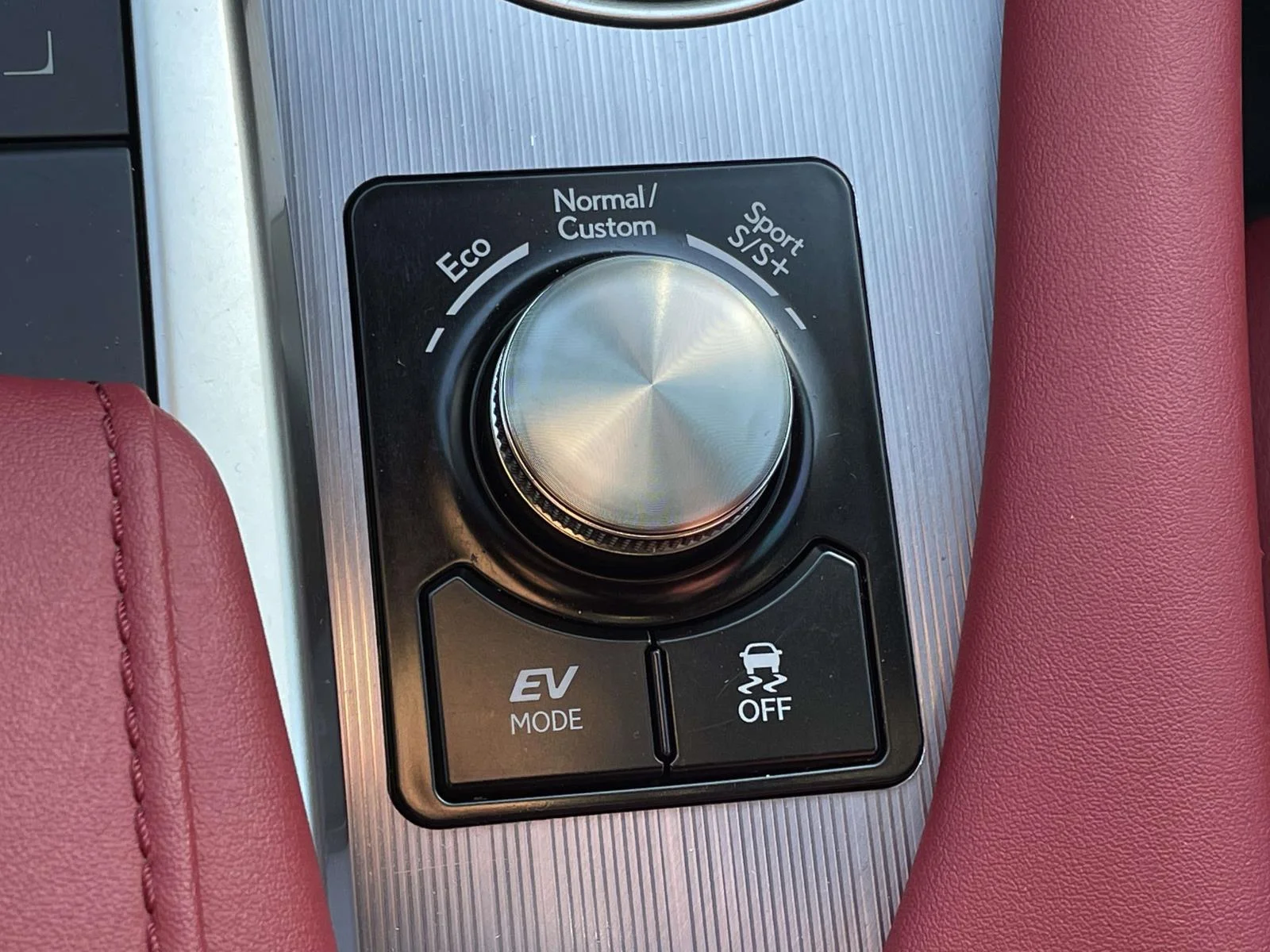 Used 2022 Atomic Silver Lexus F SPORT Handling image 22