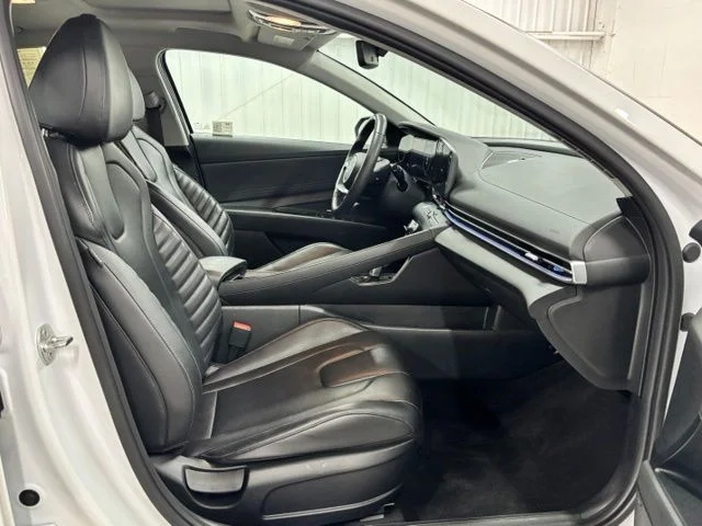 Used 2024 White Hyundai Limited image 21
