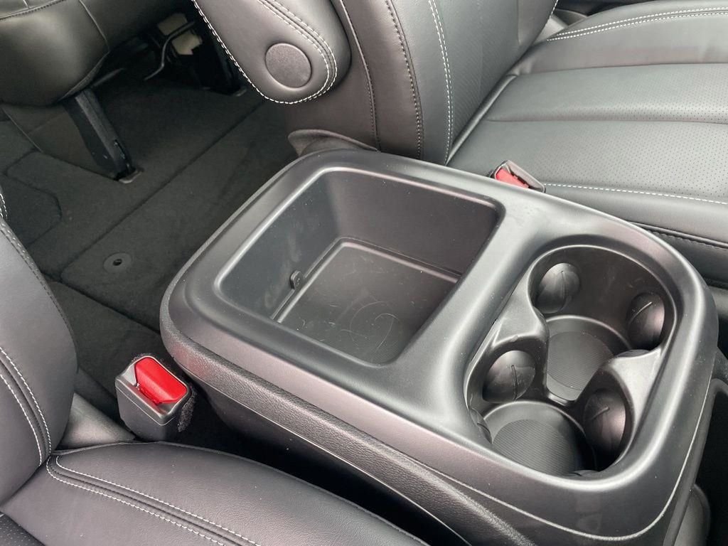 New 2026 Red Hot Pearl-Coat Exterior Paint Chrysler Select image 40