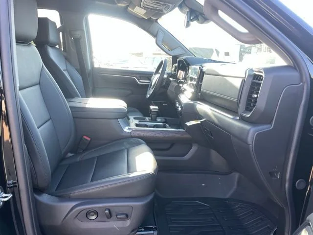 2026 GMC Sierra 1500 SLT - Photo 18