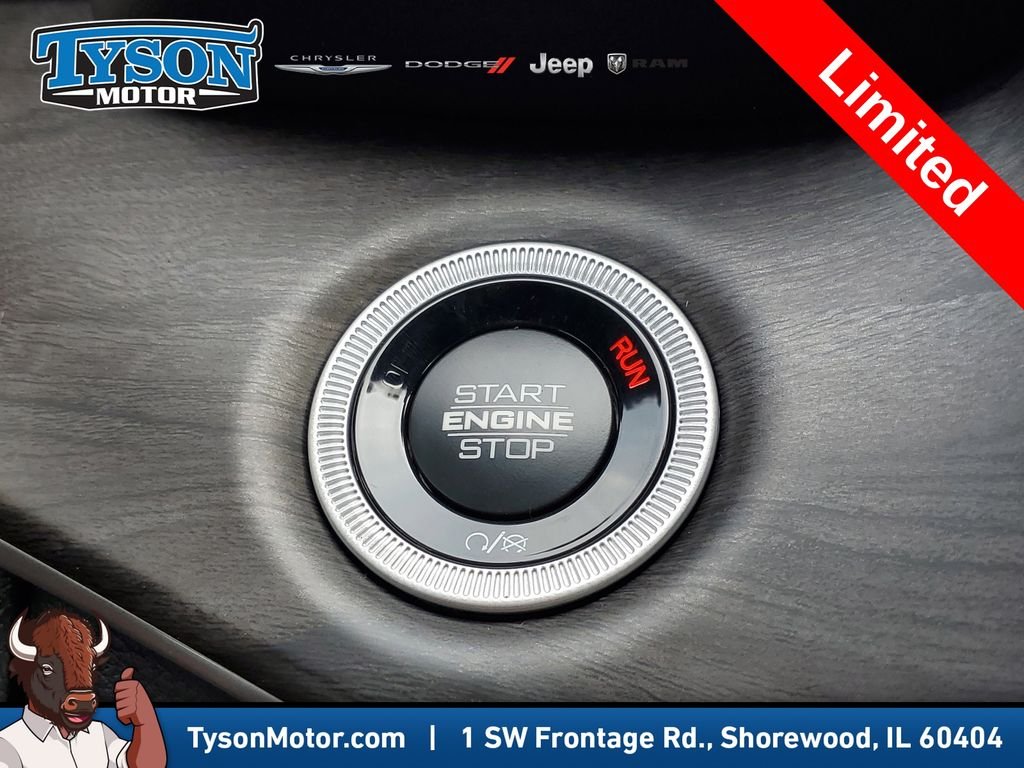 New 2025 Silver Zynith Exterior Paint Jeep Limited image 26