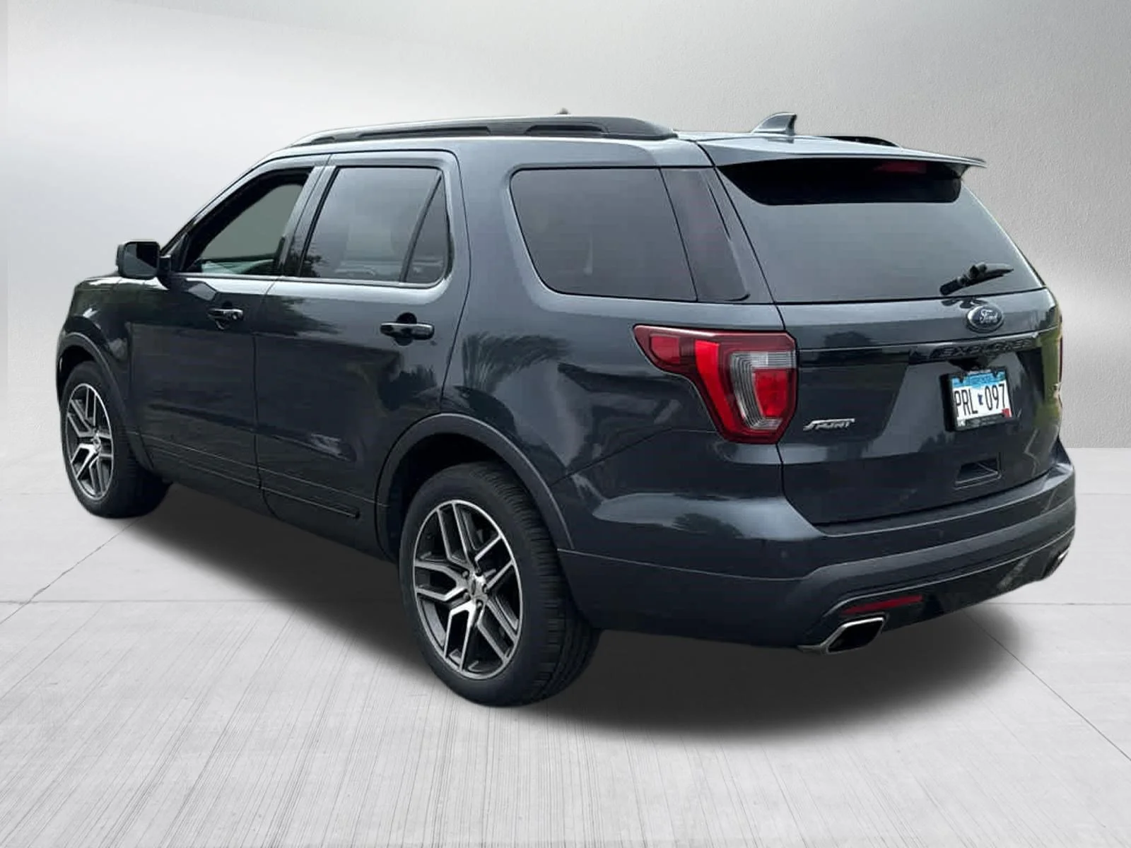 Used 2017 Smoked Quartz Metallic Tinted Clearcoat Ford Sport image 8