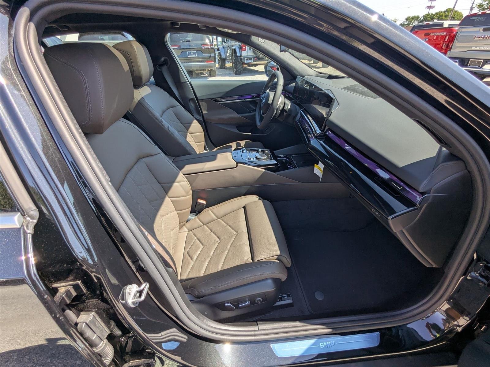 New 2027 Black Sapphire Metallic BMW 530i xDrive image 36