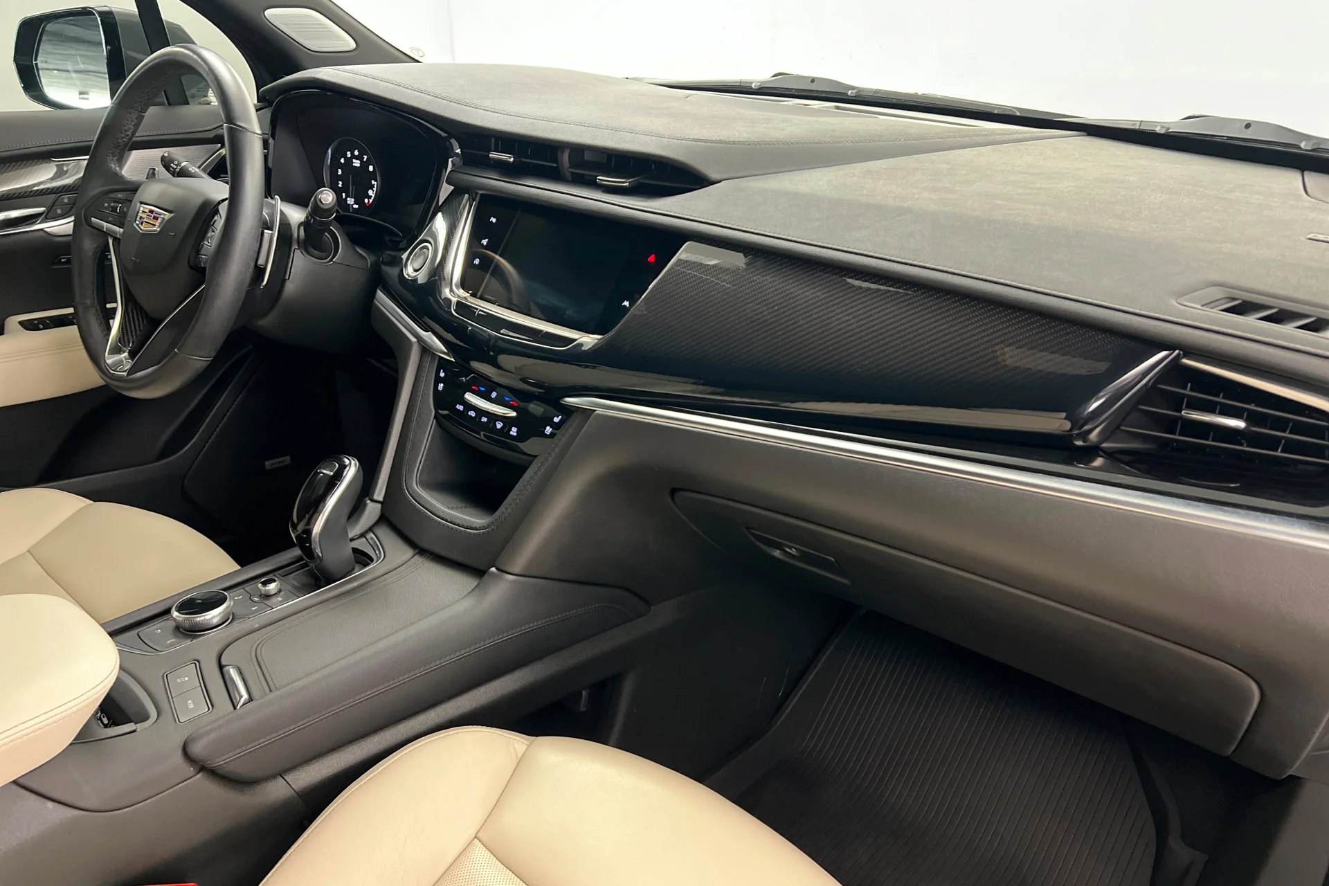 2025 Cadillac XT6 Sport - Photo 25