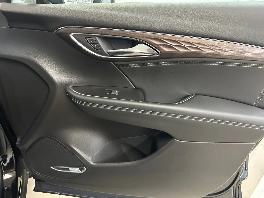 Used 2023 Ebony Twilight Metallic Buick Avenir image 36