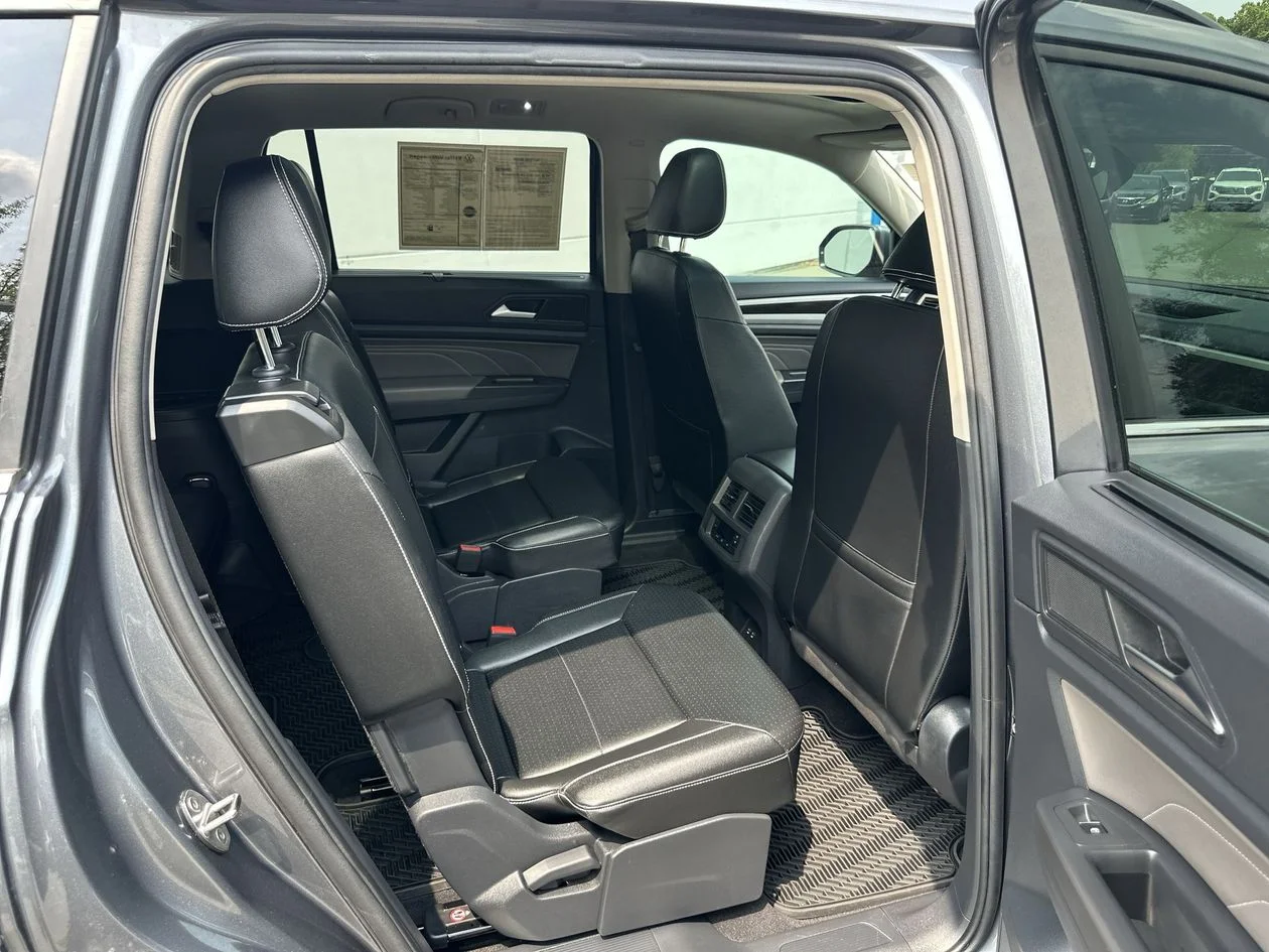 Used 2022 Gray Volkswagen 3.6L V6 SE w/Technology image 27