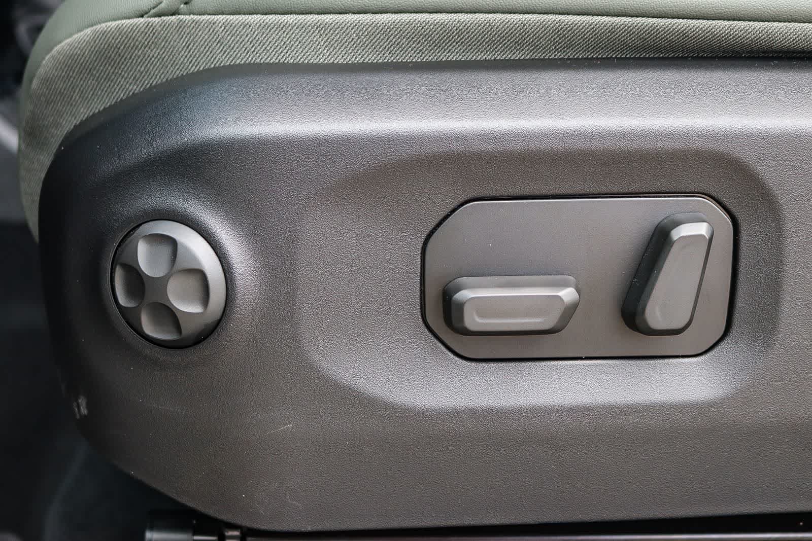New 2026 Anvil Clear-Coat Exterior Paint Jeep Mojave X image 24
