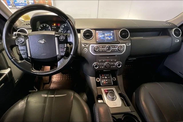 Used 2016 Gray Land Rover HSE image 17