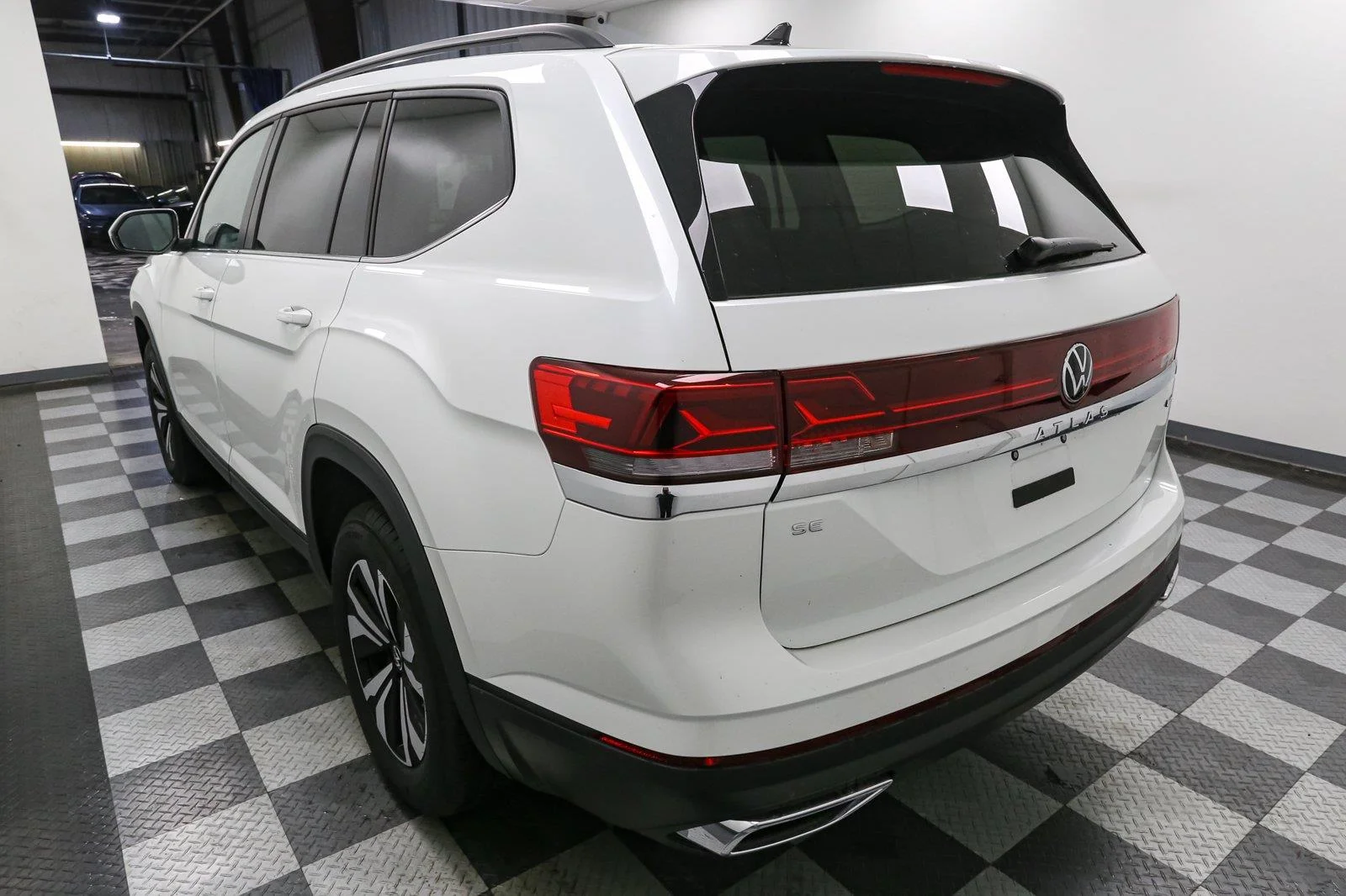 New 2026 Opal White Pearl Volkswagen 2.0T SE image 9